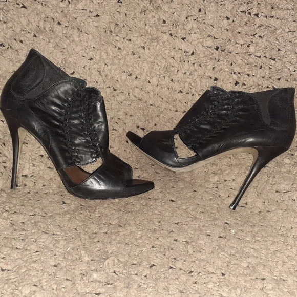 ALLSAINTS-Arachine-Black Leather Braided-Peep Toe-Gusset Booties-Sz 37-Excellent - Picture 1 of 8